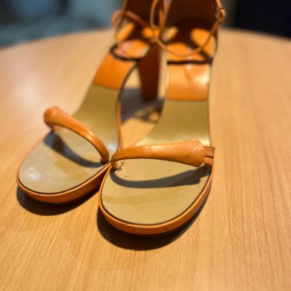Elegant Women's Coral Heels, by BCBGMaxAzria - Picture 4 of 14